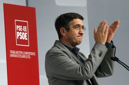 El 'lehendakari' Patxi López ayer en la conferencia del PSE en Bilbao.