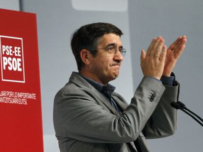 El 'lehendakari' Patxi López ayer en la conferencia del PSE en Bilbao.