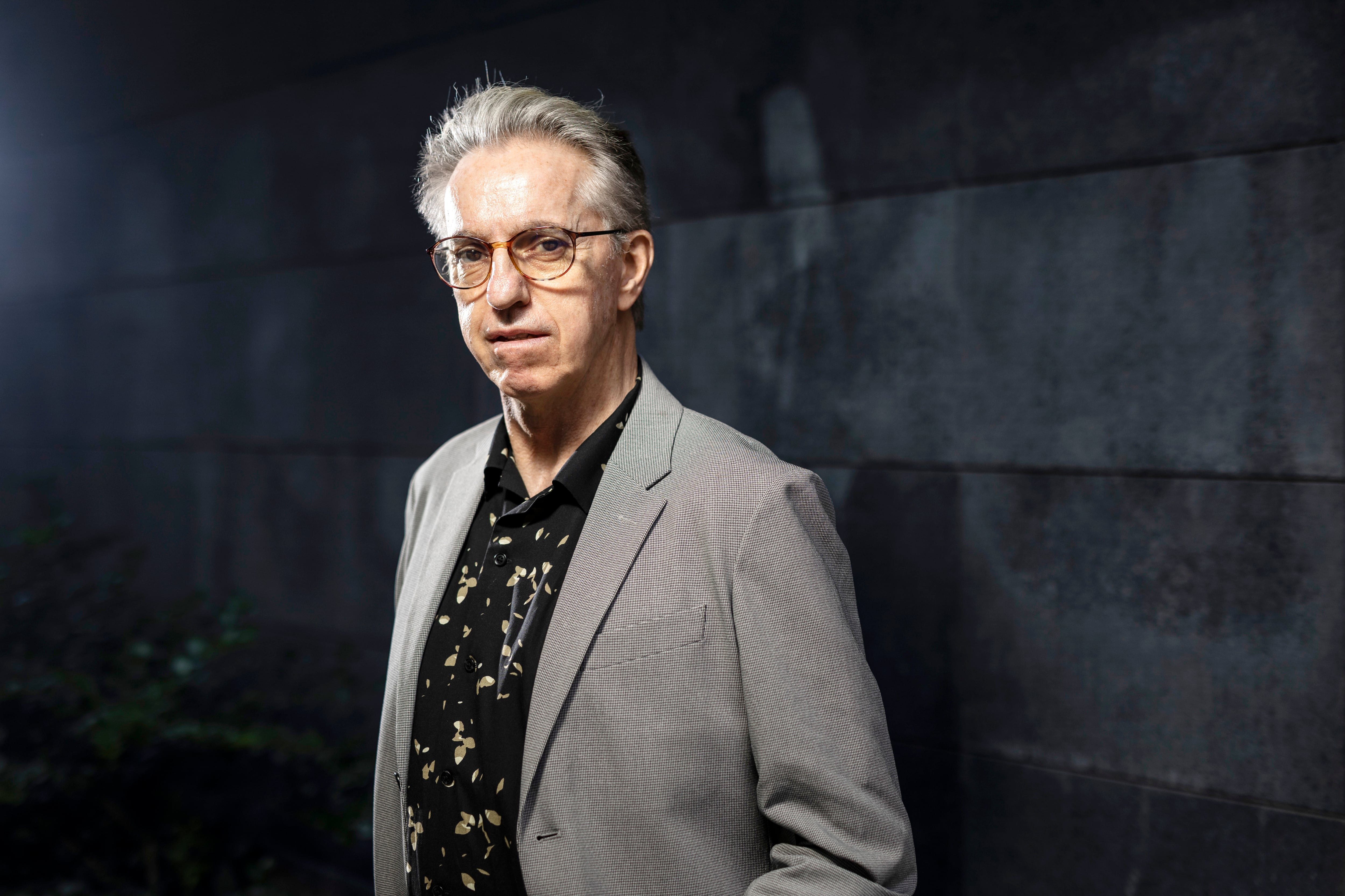 El historiador Julián Casanova, fotografiado en el barrio de Les Corts de Barcelona el pasado 16 de julio.