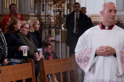 Un momento del funeral por las víctimas de la dana celebrado este lunes en la catedral de Valencia. 