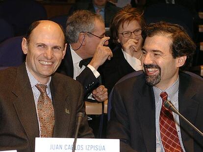 Juan Carlos Izpisúa (izquierda) y José Cibelli en la inauguración ayer del simposio.