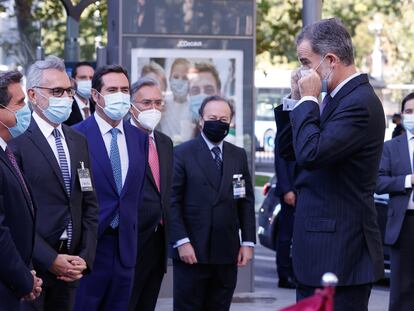 Felipe VI es recibido por los empresarios antes de la inauguración del XXIII Congreso de la Empresa Familiar.