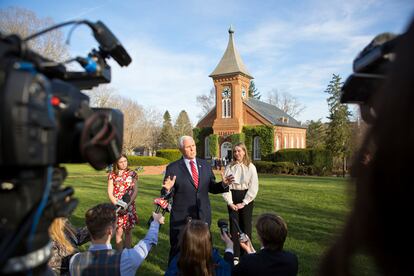 El exvicepresidente Mike Pence, en una comparecencia ante periodistas la semana pasada en la Universidad Washington and Lee, en Lexington (Virginia).