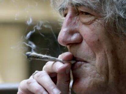 ‘MISTER NICE’. Howard Marks, conocido en EE UU como 'Mister Nice', pasó siete años entre rejas por traficar con marihuana. Ayer presentó en Barcelona la película del mismo título, basada en su libro de vivencias.