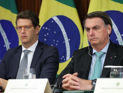 O presidente Jair Bolsonaro participa da Cúpula do Clima ao lado do ministro do meio ambiente, Ricardo Salles, nesta quinta-feira.