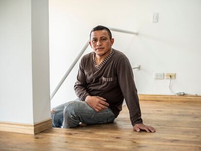 Eduardo Rodríguez, ayudante de obra venezolano de 42 años, en Bogotá.