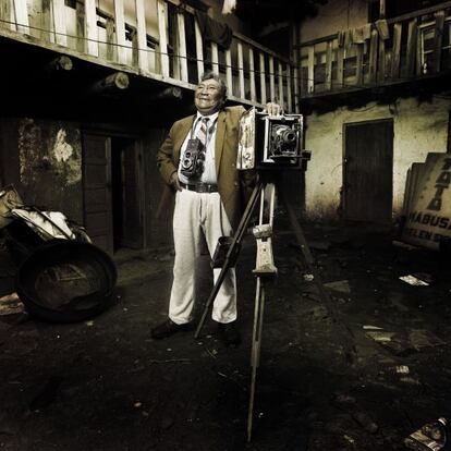 'Adrián Carrasco, fotógrafo de la Plaza de armas de Cuzco' (2008).