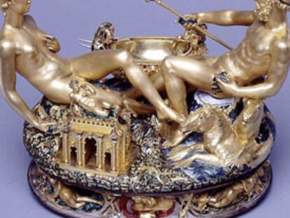 <i>Salero,</i> obra de Cellini, robado del Museo de Historia del Arte de Viena.
/ EPA