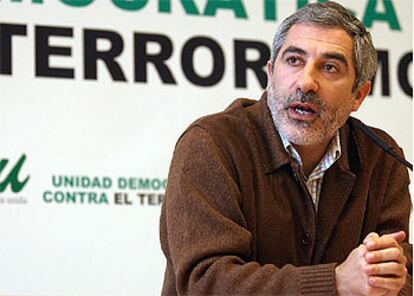 Gaspar Llamazares, durante la rueda de prensa que ha ofrecido en Madrid para valorar los resultados del 14-M.