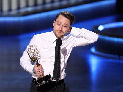 Kieran Culkin collects his Emmy for best lead actor for his role as Roman Roy in 'Succession' at the 75th Emmys, held on January 15, 2023 in Los Angeles.