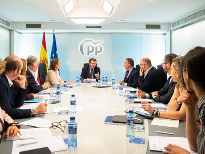 Feijóo preside el comité de dirección del PP, esta mañana en la sede de la calle de Génova en Madrid.