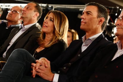 Pedro Sánchez y Susana Díaz, en un acto del PSOE este lunes en Granada.