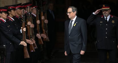 Quim Torra, este lunes, a la salida del Parlament.