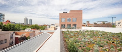 El puzzle de ladrillos refuerza la calidad del proyecto y permite hablar al presente y al pasado.