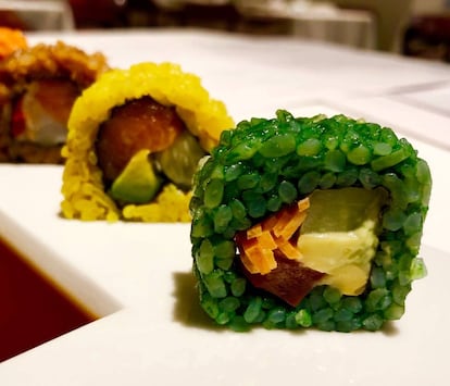 BARCELONA ROLL, URAMAKIS DE VARIOS SABORES / CAPEL 