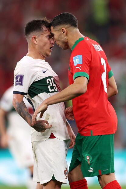 El portugués Otavio se encara con Achraf Hakimi en el partido de hoy. 