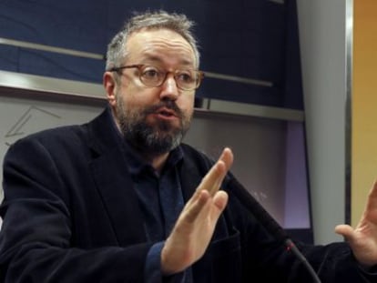 El portavoz de Ciudadanos en el Congreso, Juan Carlos Girauta, durante la rueda de prensa que ha ofrecido hoy tras la reunión de la Junta de Portavoces en la Cámara Baja.