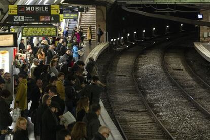 El inicio de la feria ha coincidido con una huelga de los trabajadores del Metro de Barcelona.