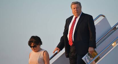 Amalija Knavs y Viktor Knavs, padres de Melania Trump, a su llegada a Washington en el 'Air Force One' el pasado 11 de junio.