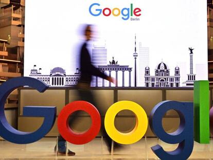 Logo de Google en sus nuevas oficinas de Berlín (Alemania). AFP