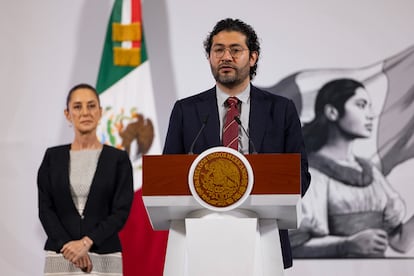 Marath Bolaños durante la rueda de prensa de la presidenta de México, Claudia Sheinbaum, el 25 de abril.