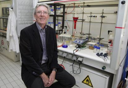 El cient&iacute;fico franc&eacute;s Jean-Pierre Sauvage, uno de los premiados con el Nobel de Qu&iacute;mica 2016, en su laboratorio.