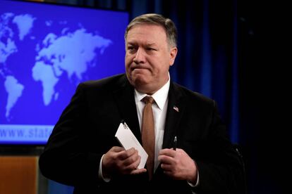 El secretario de Estado, Mike Pompeo, tras una rueda de prensa en el Departamento de Estado el pasado 8 de abril.