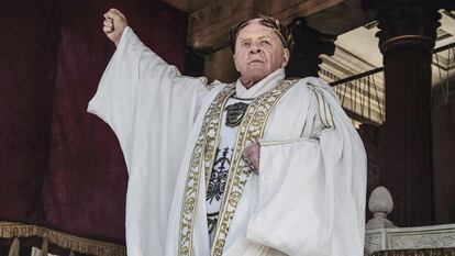 Anthony Hopkins, en la serie 'Those About to Die'.
