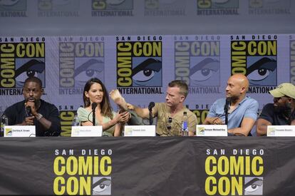 Sterling K. Brown, Olivia Munn, Thomas Jane, Keegan-Michael Key y Trevante Rhodes hablan durante el panel de "The Predator" durante la Comic-Con en San Diego, el 19 de julio. 
