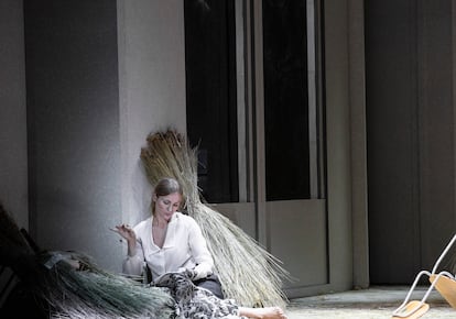La 'mezzosoprano' rusa Victoria Karkacheva da vida a la reina Penélope en la ópera homónima de Gabriel Fauré, recuperada en el Festival de Ópera de Múnich, el pasado sábado.