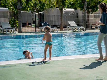 Una piscina en un camping de Tarragona, en una imagen de archivo.