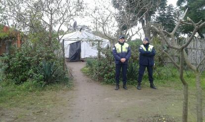 La casa de Milagros T., en la que fue hallada muerta el domingo.