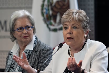 Mexican Foreign Minister Alicia Bárcena and Raquel Serur