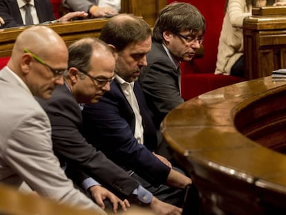 Romeva, Turull, Junqueras i Puigdemont al Parlament.