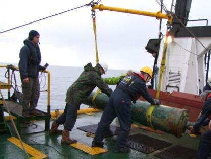 Trabajadores de Odyssey, en aguas de Gibraltar en 2009.