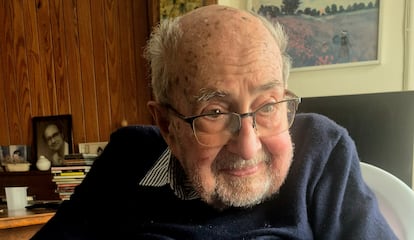 Ramón Bayés, catedrático de Psicología que murió por eutanasia el 7 de agosto, en su casa. Imagen cedida por su amiga Laura Piñero