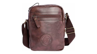 Regalos para hombres sobre fondo blanco.