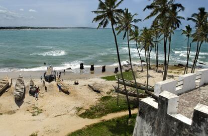 Panorámica desde los muros del fuerte de Elmina, en Ghana.