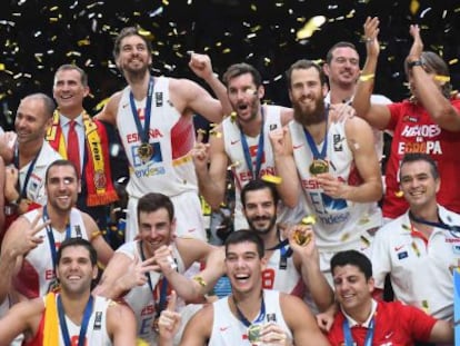 La selección española celebra junto al Rey el oro en el Eurobasket.