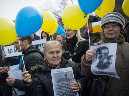 Una manifestación a favor de la permanencia de Crimea en Ucrania, este domingo en Simferópol.