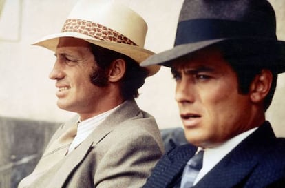 Borsalino (Jacques Deray, 1970). Con gran bombo y platillo se anunciaba esta producción ambientada en los años treinta y la mafia de Marsella. El morbo y la expectación de ver juntos en la pantalla a los dos grandes divos del cine francés, Alain Delon y Jean-Paul Belmondo, aquí imitando a la pareja Newman-Redford, haría correr a los espectadores a las salas de cine.