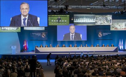 Florentino Pérez durante la Asamblea de Socios del Real Madrid.