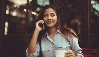 Chica con un smartphone