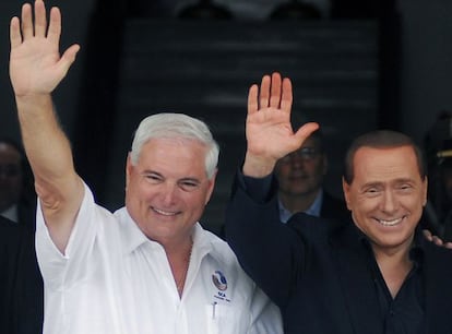 El presidente paname&ntilde;o, Ricardo Martinelli (izquierda), en una imagen de junio de 2010 junto al entonces primer ministro italiano, Silvio Berlusconi. 