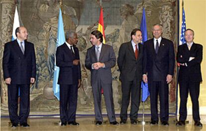 Aznar conversa con Annan, los ministros de Exteriores de Rusia, Igor Ivanov, y de España, Josep Piqué, así como Colin Powell y Javier Solana.