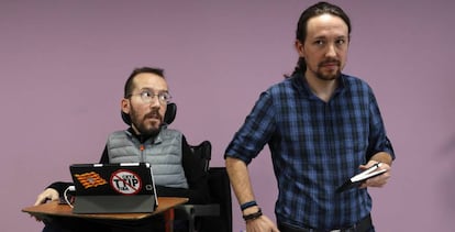 Pablo Echenique y Pablo Iglesias, en la sede de Podemos, el pasado lunes.