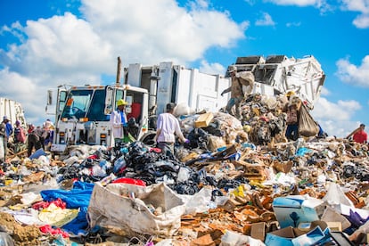 The shutdown started in March 2023 and will take five years. The landfill area will be transformed into a spacious public park.