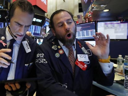 Dos operadores, en el parqué de Wall Street.