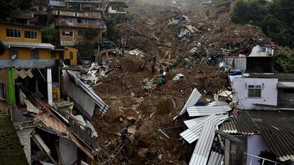 La destrucción causada por las fuertes lluvias en Petrópolis, en imágenes