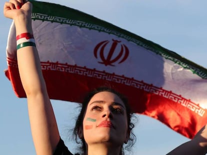 Uma torcedora iraniana durante o jogo entre Irã e Marrocos. 